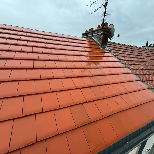 Travaux de toiture réalisés par couvreur professionnel